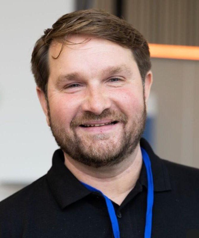 Dan Cloke